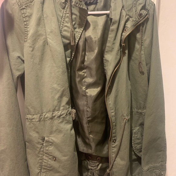 green jacket - Picture 2 of 2